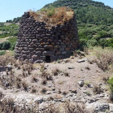 Nuraghi Paddaggiu a Castelsardo e Unia a Stintino.