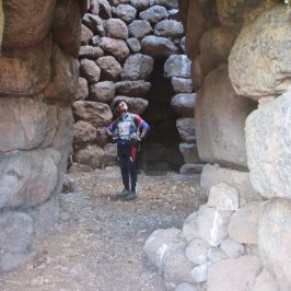 Nuraghe Caddaris a Dualchi e Nuraghe Tolinu a Noragugume